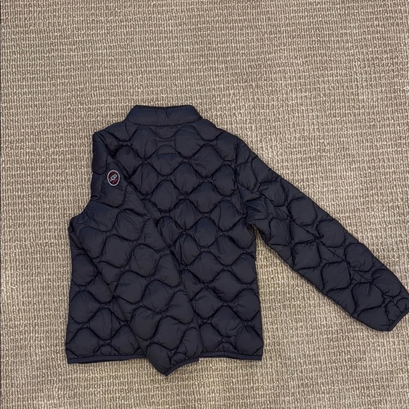 UGG Women’s Black Puffer Jacket. Never been worn. Size Medium. - Picture 3 of 4